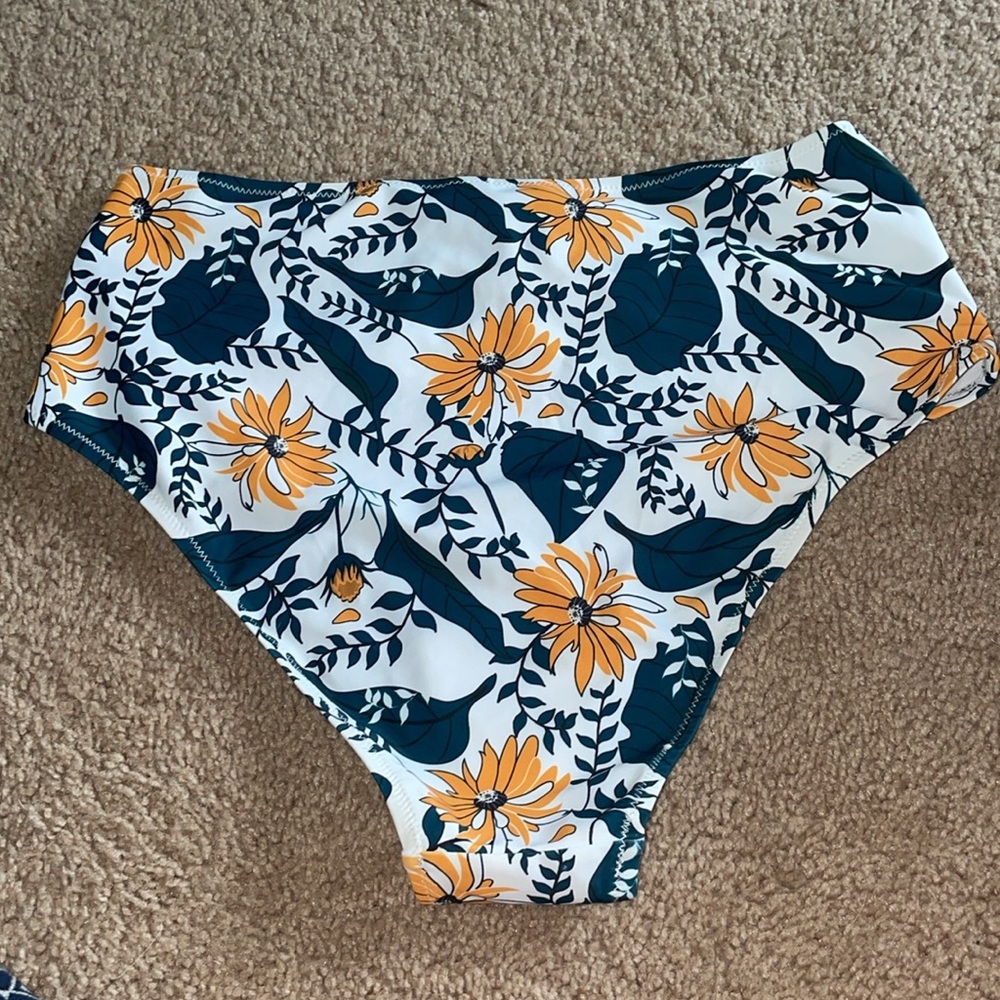 Floral High-Waisted Bikini Bottoms yellow and green ruffled size medium summer - Picture 4 of 5